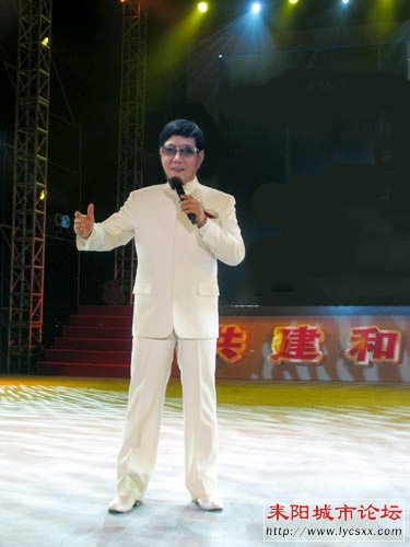华林演唱.jpg