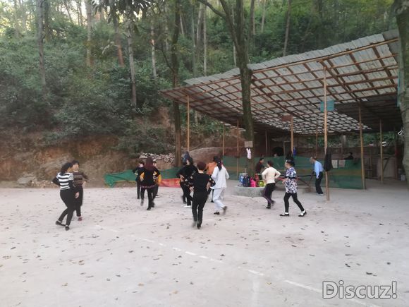 山间小广场